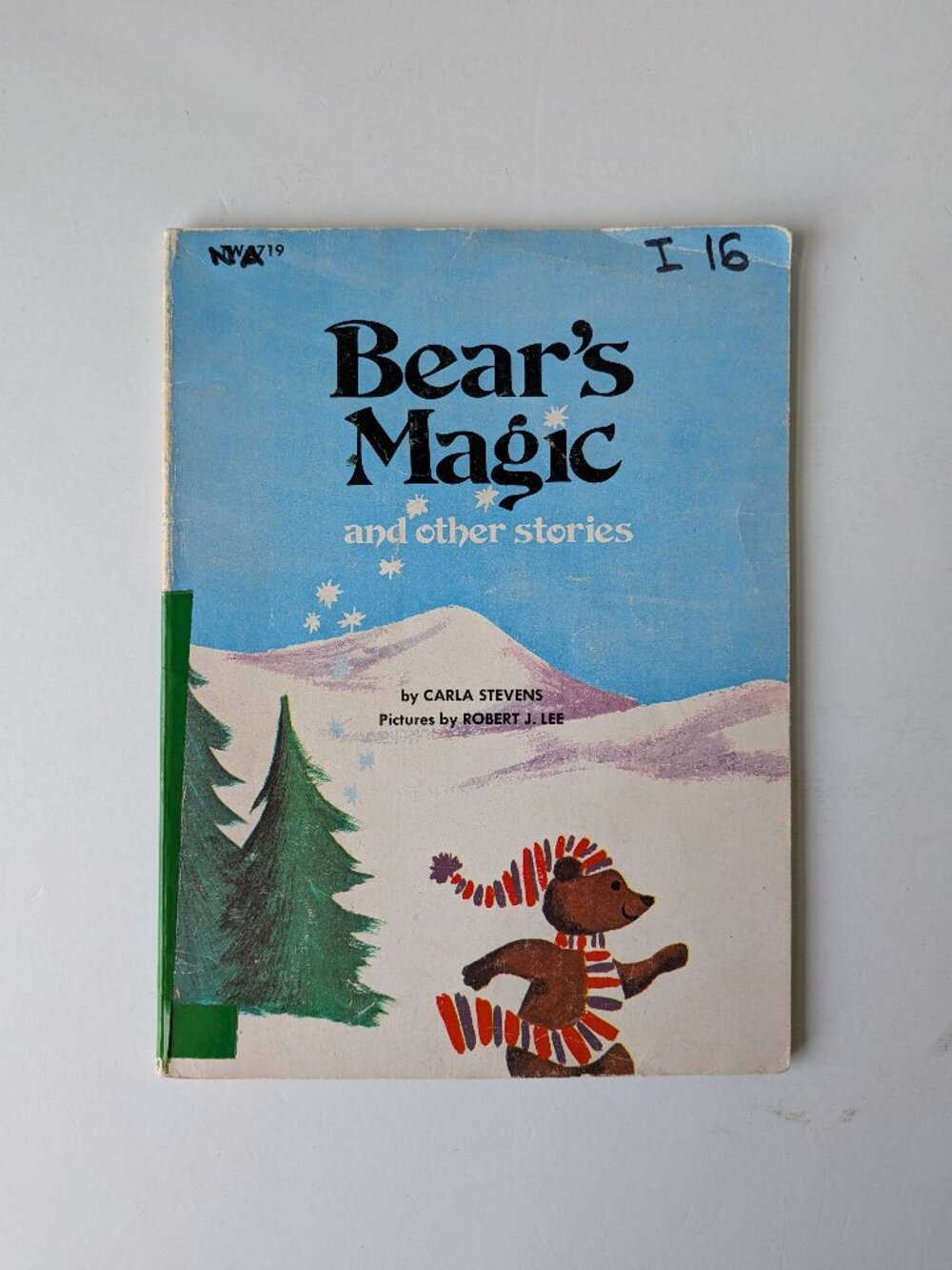 5/$15 Vintage Kids Picture Book Bear's Magic Carla Stevens 1976 PB Scholastic
